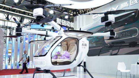 人民財(cái)評(píng)：鏈博會(huì)逐“綠”向“新”，共享開(kāi)放中國(guó)的無(wú)限機(jī)遇