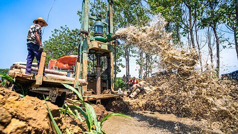 人民財(cái)評(píng)：多措并舉 全力打好秋糧保衛(wèi)戰(zhàn)